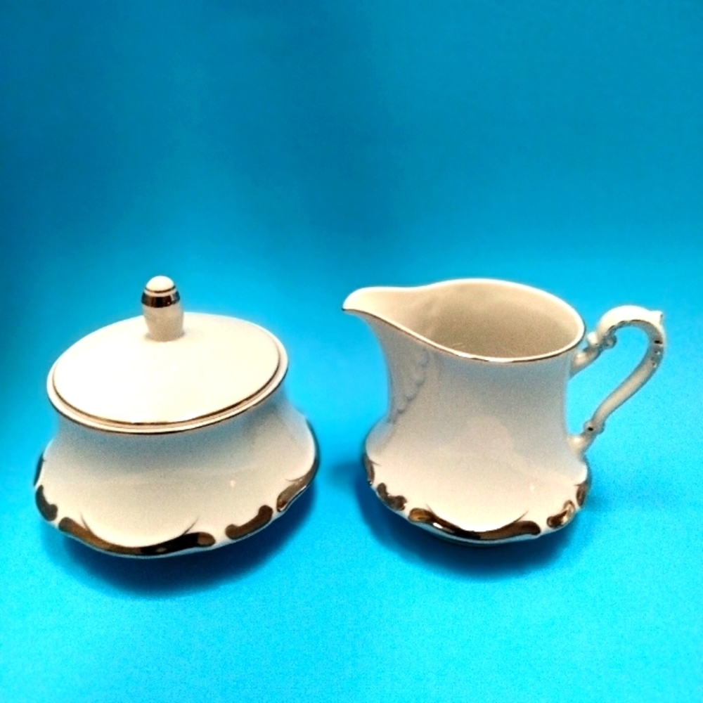 VINTAGE HARMONY HOUSE  CREAM & SUGAR SET